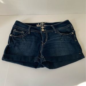 Juniors Wallflowers Cuffed Dark Wash Denim Shorts Size‎ 11 back pocket detail